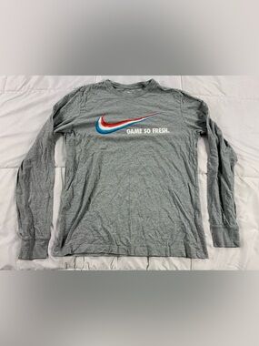 Pre loved NIKE long sleeve shirt mens size M